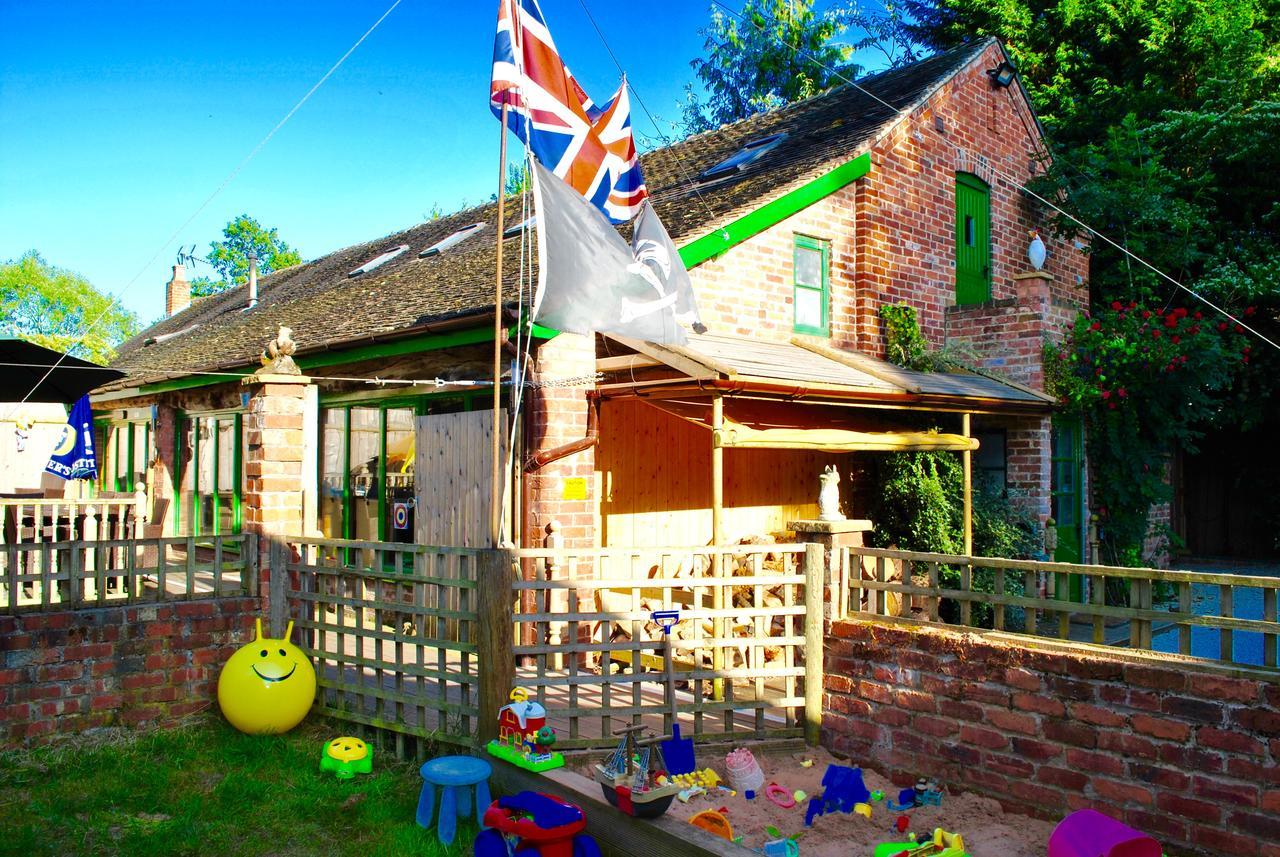 Squirrel Barn Vila Milwich Exterior foto